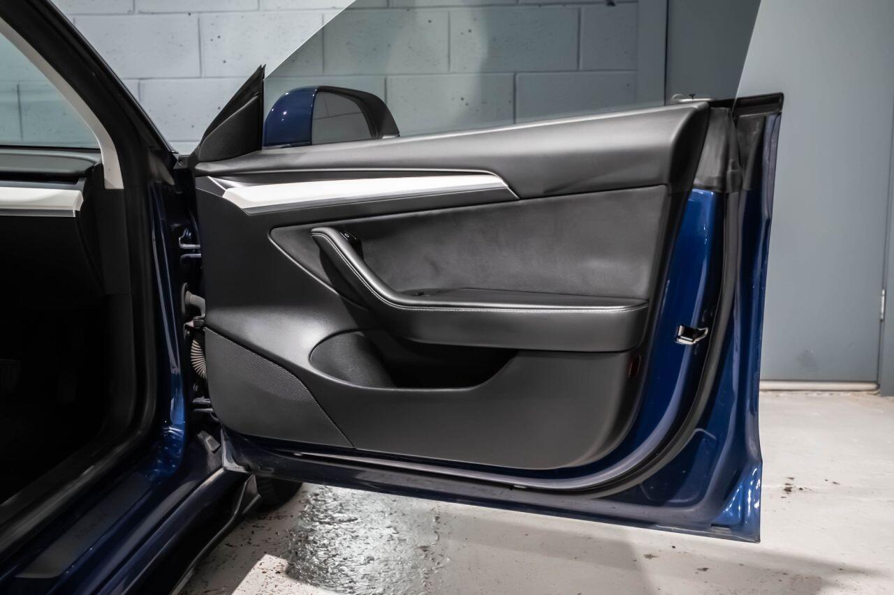 Tesla Model 3 view 9