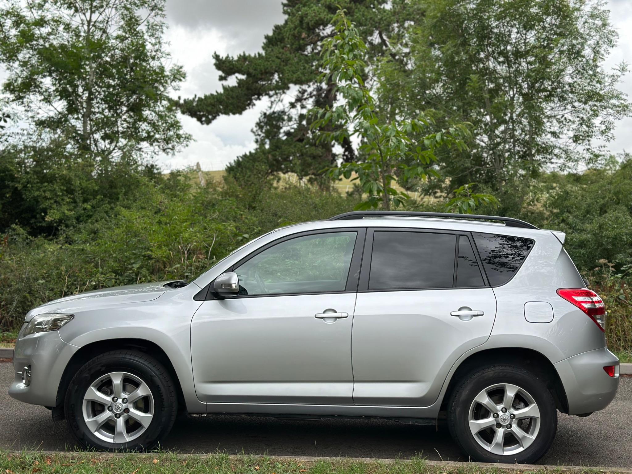 2010 Toyota RAV4 image 2