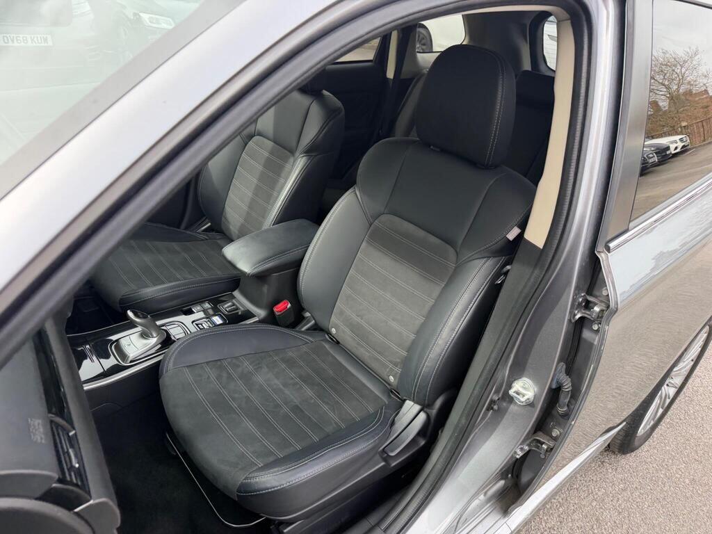 Mitsubishi Outlander view 17
