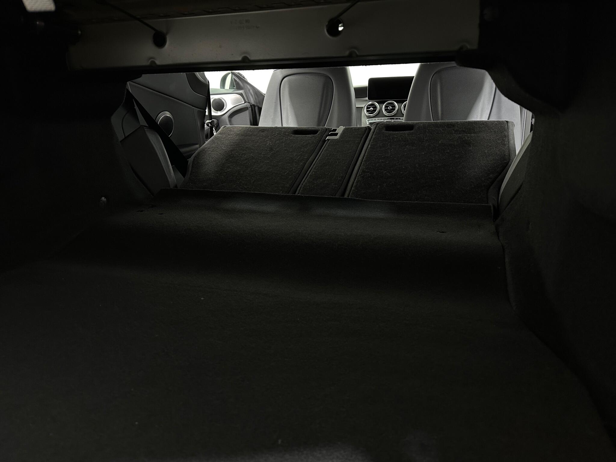 Mercedes-Benz C-Class view 42