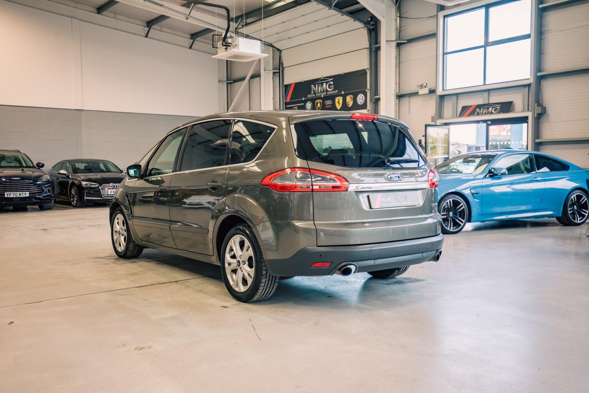 Ford S-Max view 28