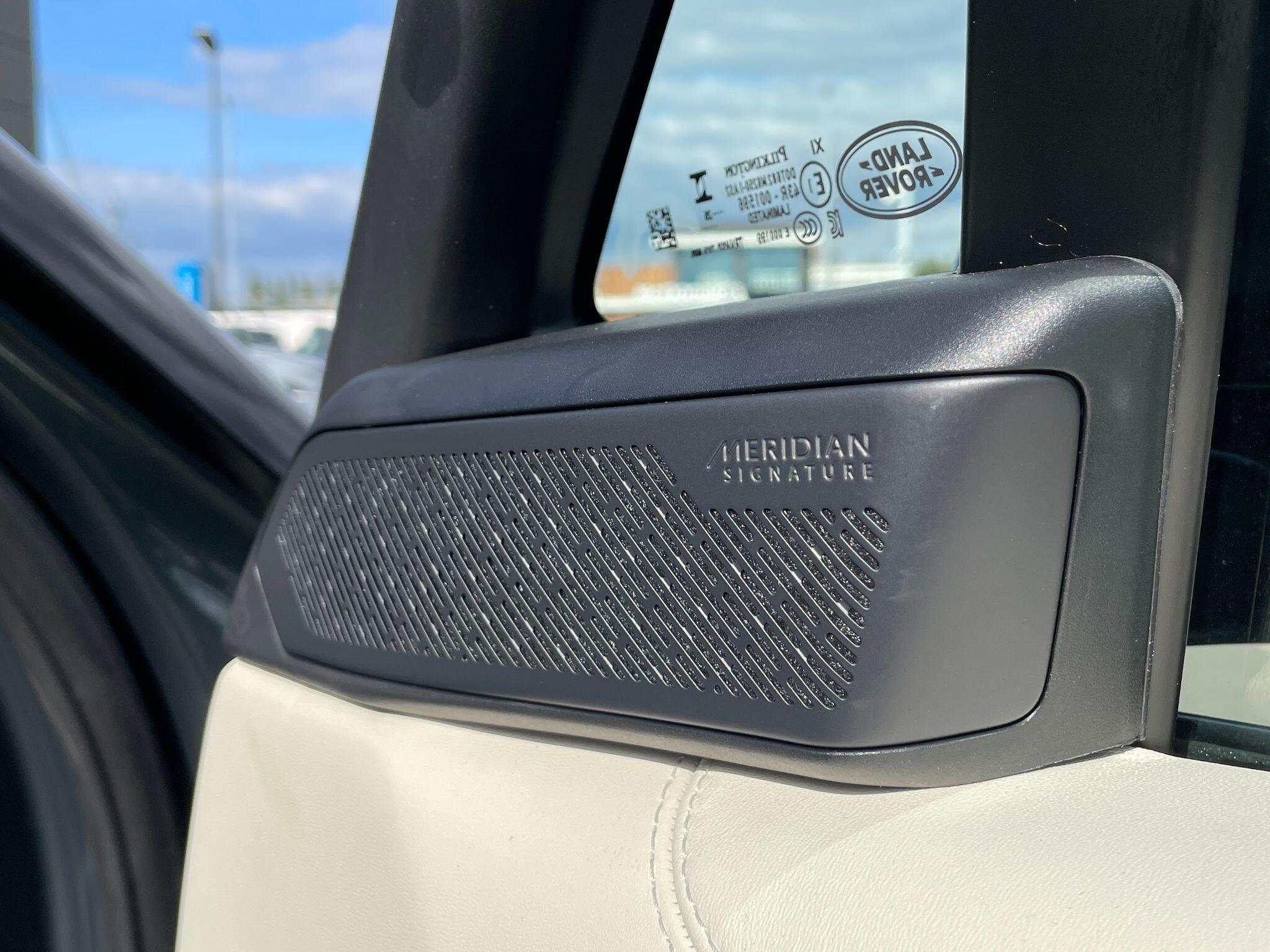 Land Rover Range Rover view 19