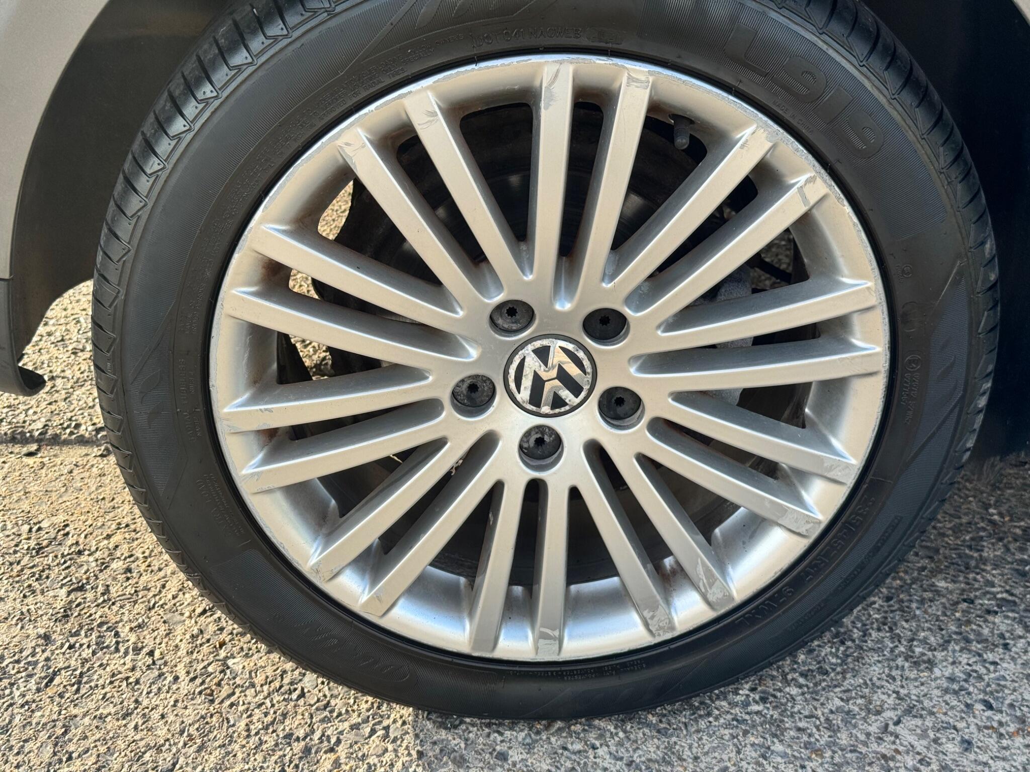 Volkswagen Touran view 46