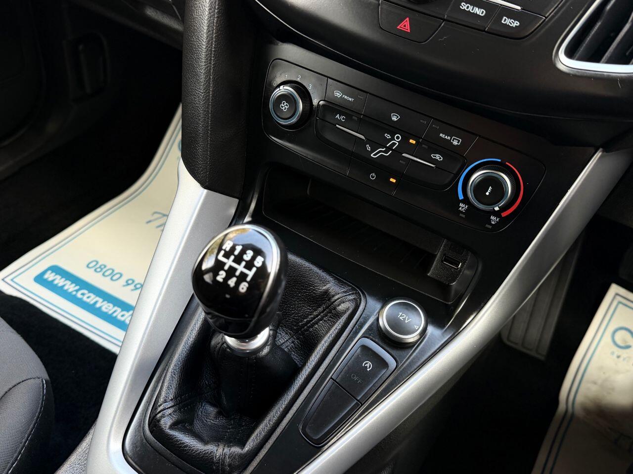 Ford Focus view 35