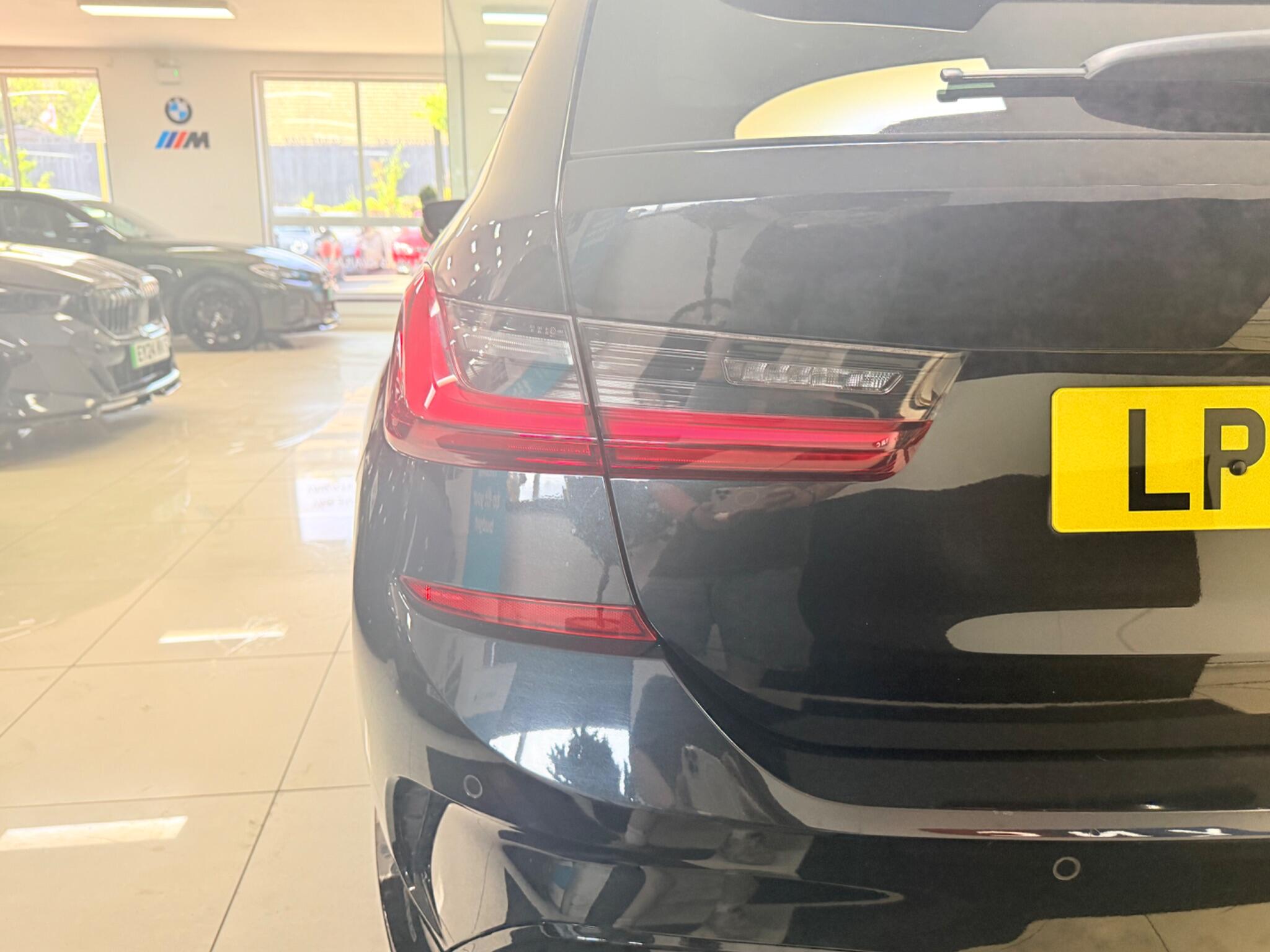 BMW 3 Series view 36