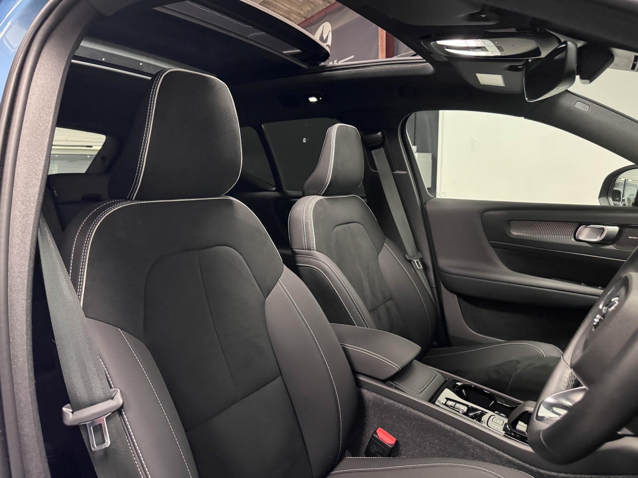 Volvo XC40 view 29
