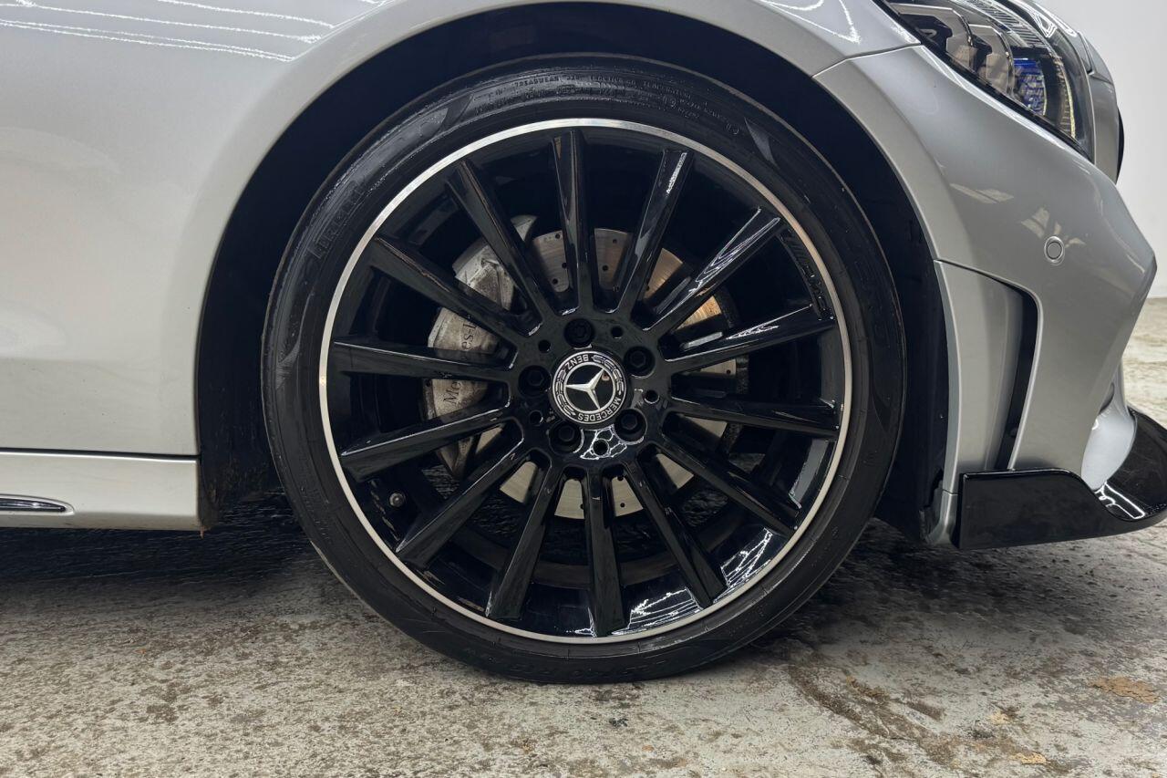 Mercedes-Benz C-Class view 12