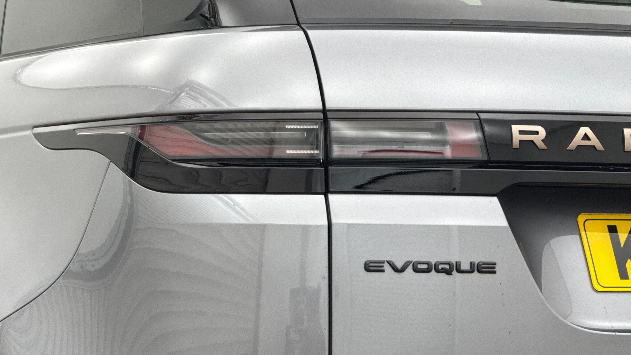Land Rover Range Rover Evoque view 19