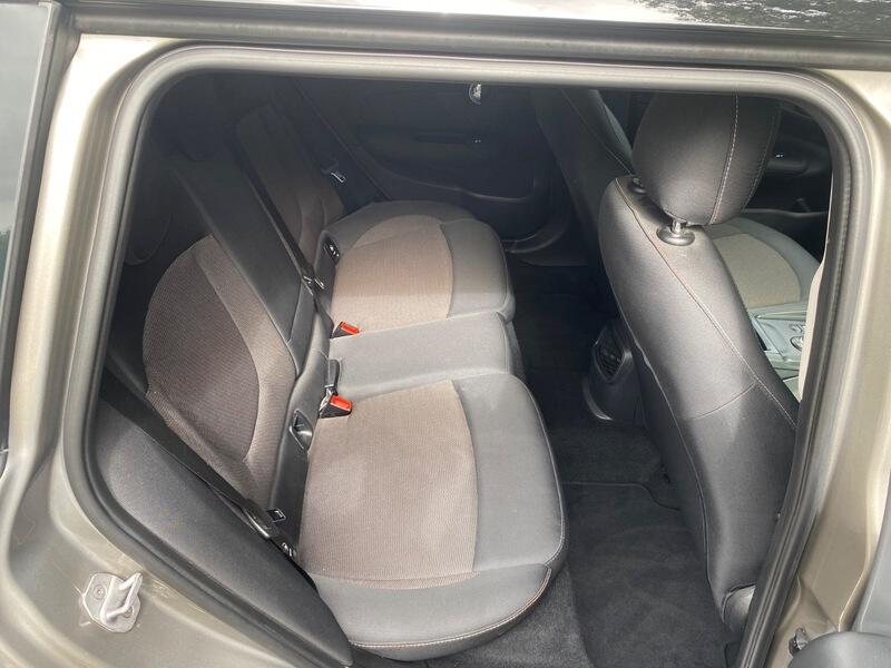 Mini Clubman view 9
