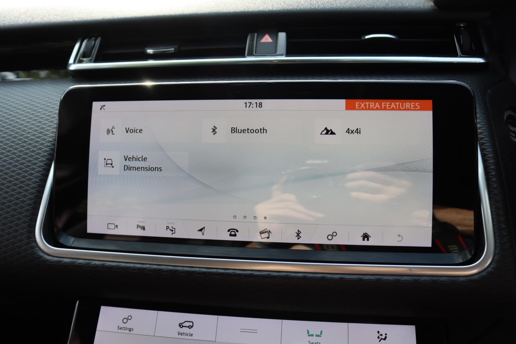 Land Rover Range Rover Velar view 30