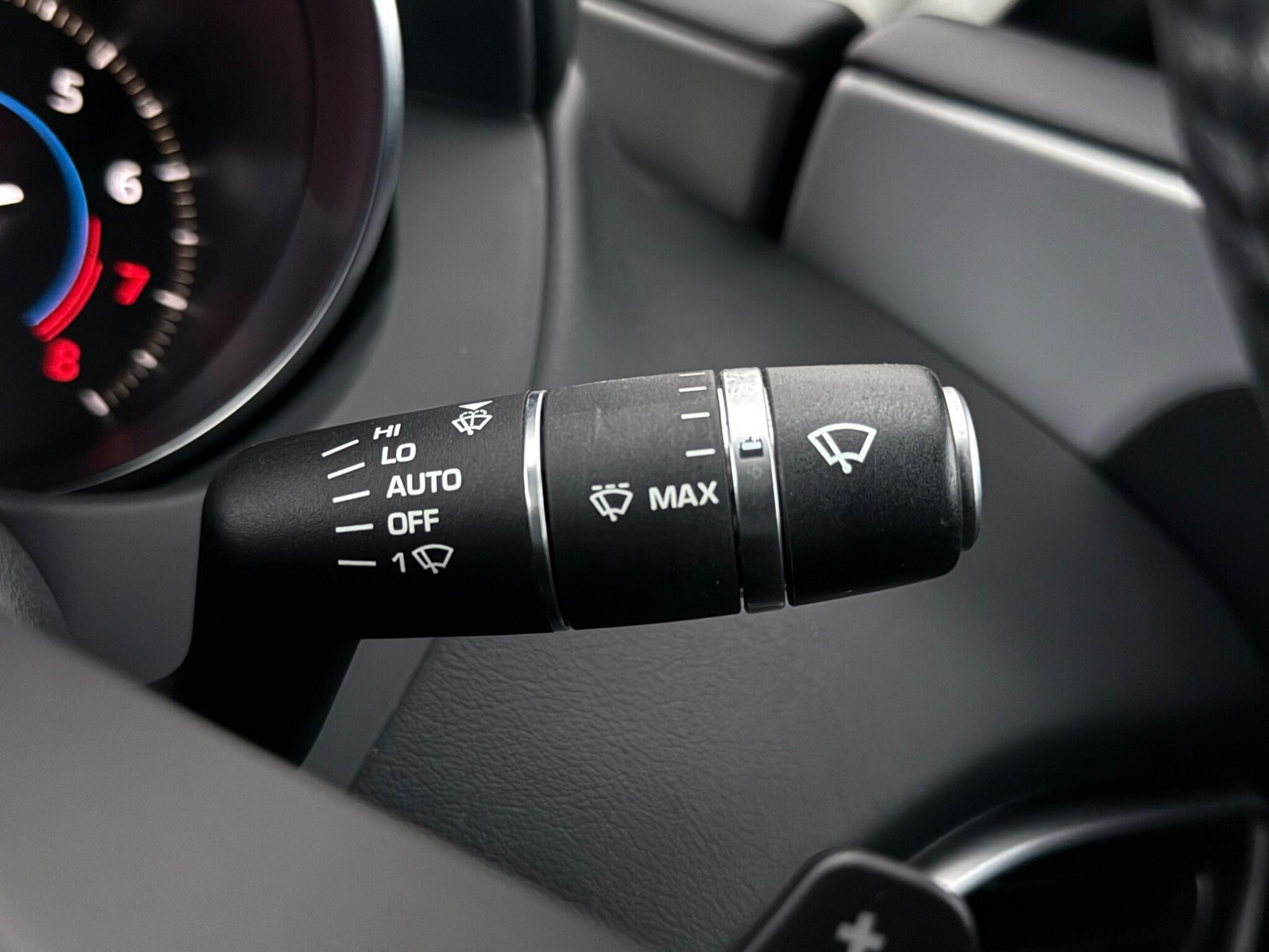Jaguar Xe view 16