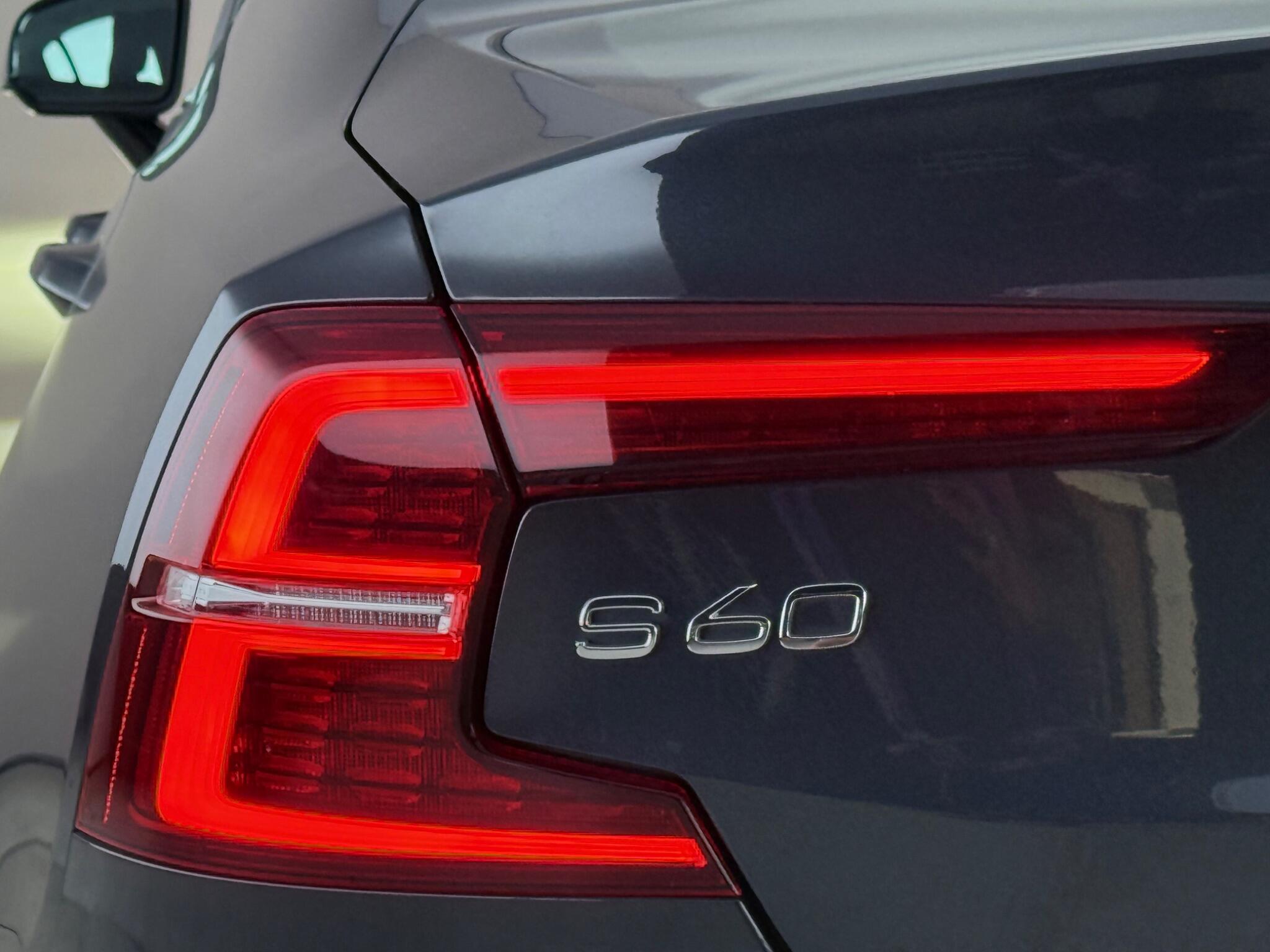 Volvo S60 view 11