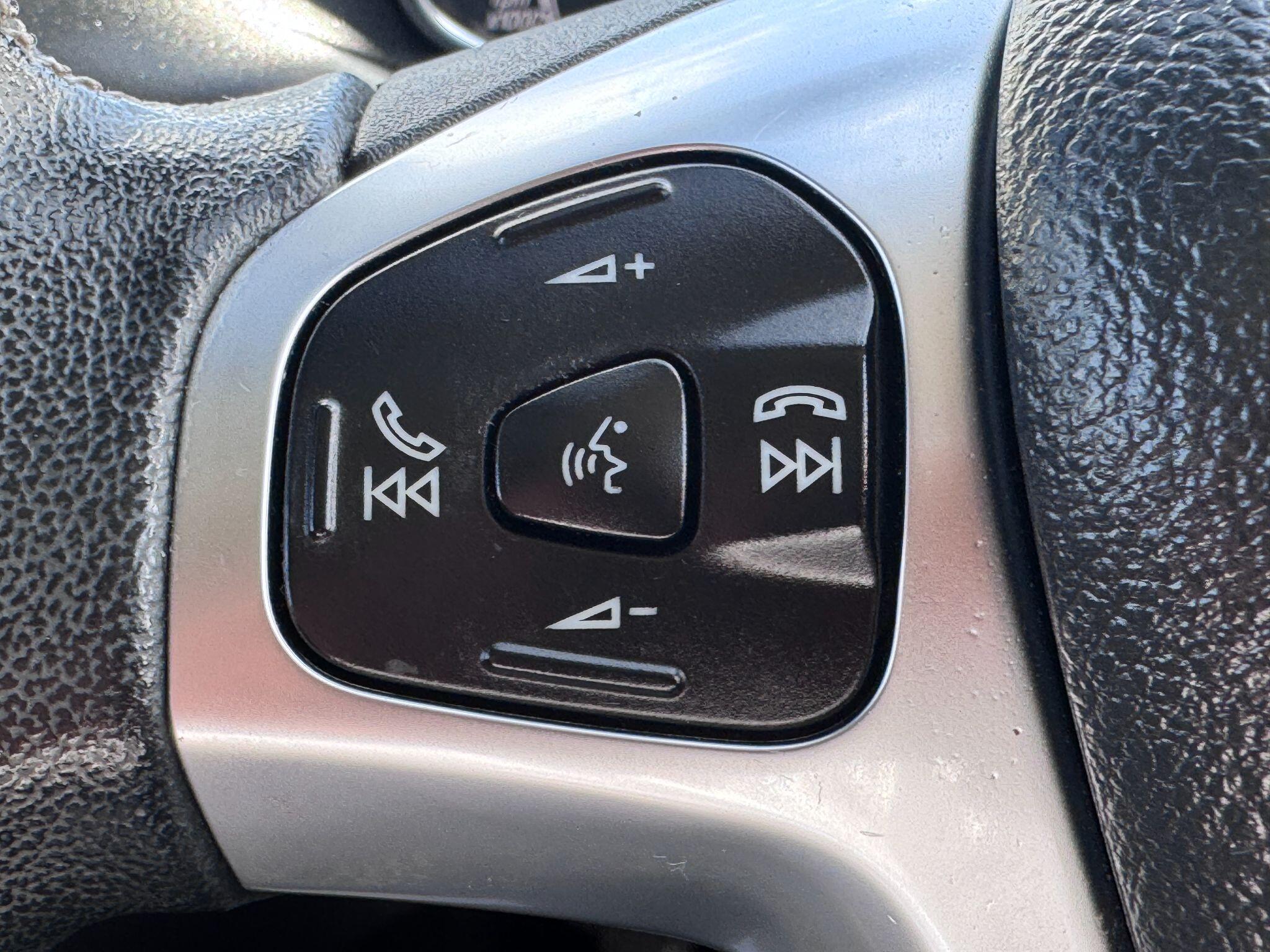 2017 Ford Fiesta image 39