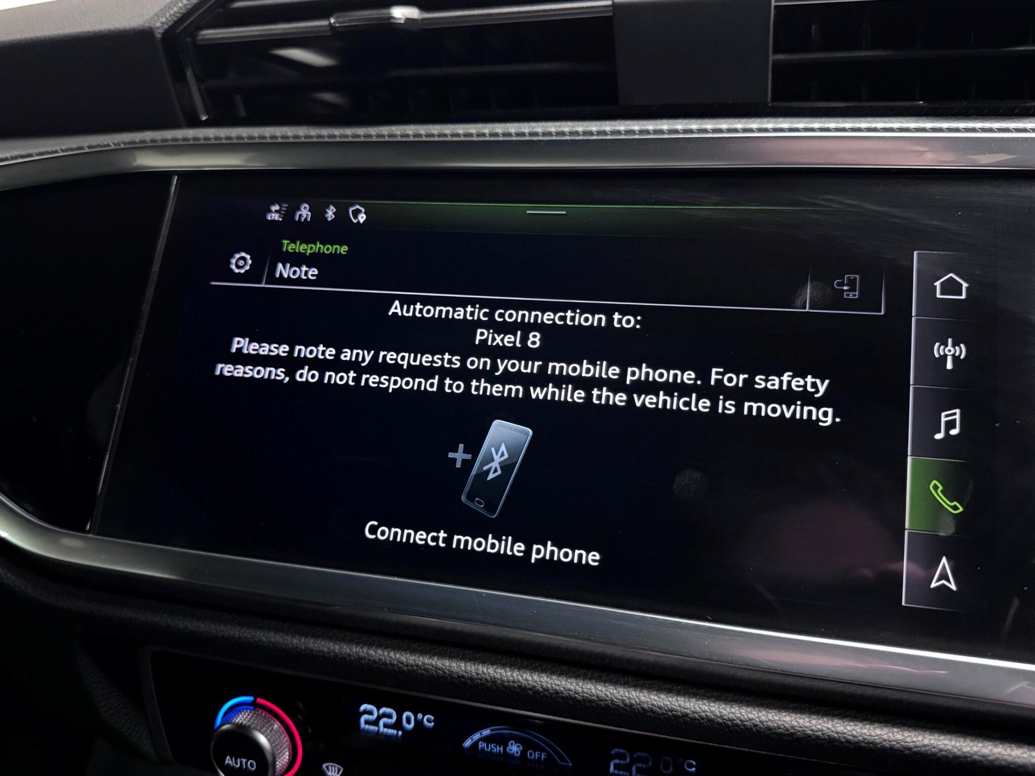 Audi Q3 view 39