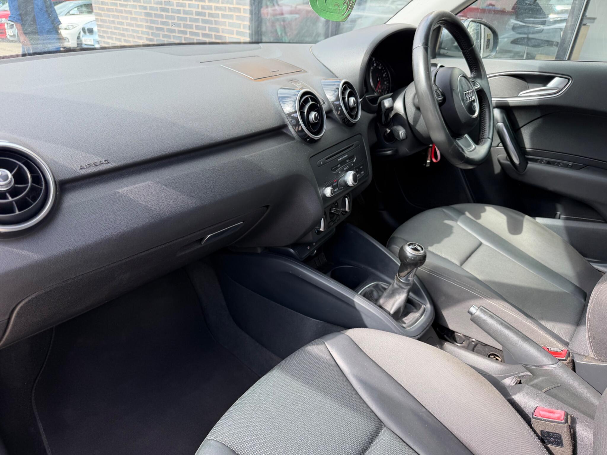 Audi A1 view 16