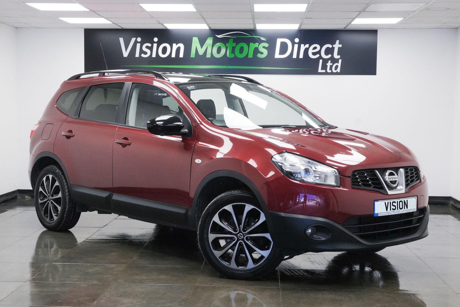 2013 Nissan Qashqai+2 in Red for sale