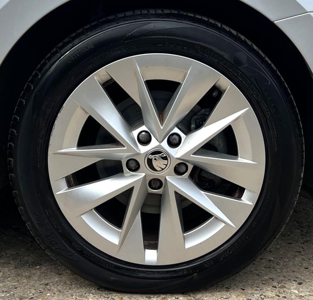 Skoda Octavia view 12