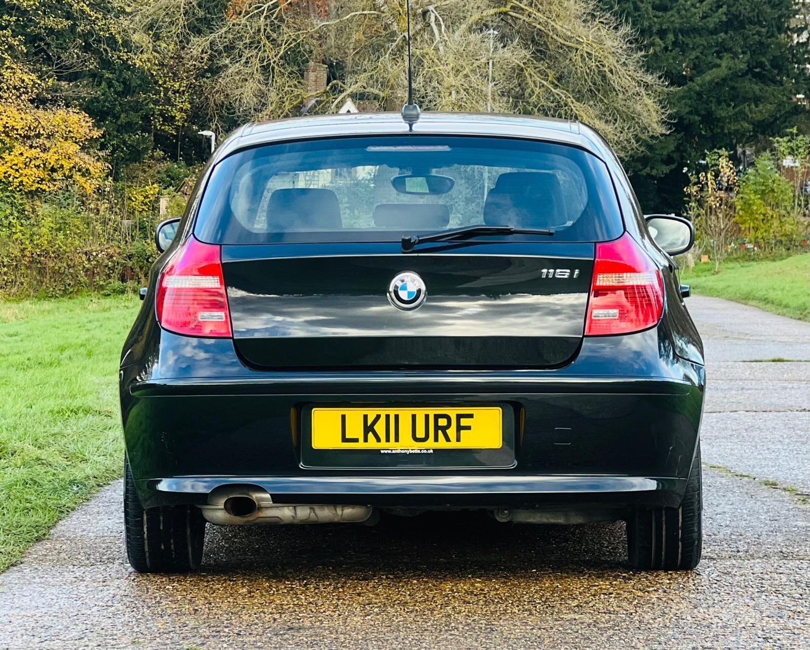 2011 BMW 1 Series image 12