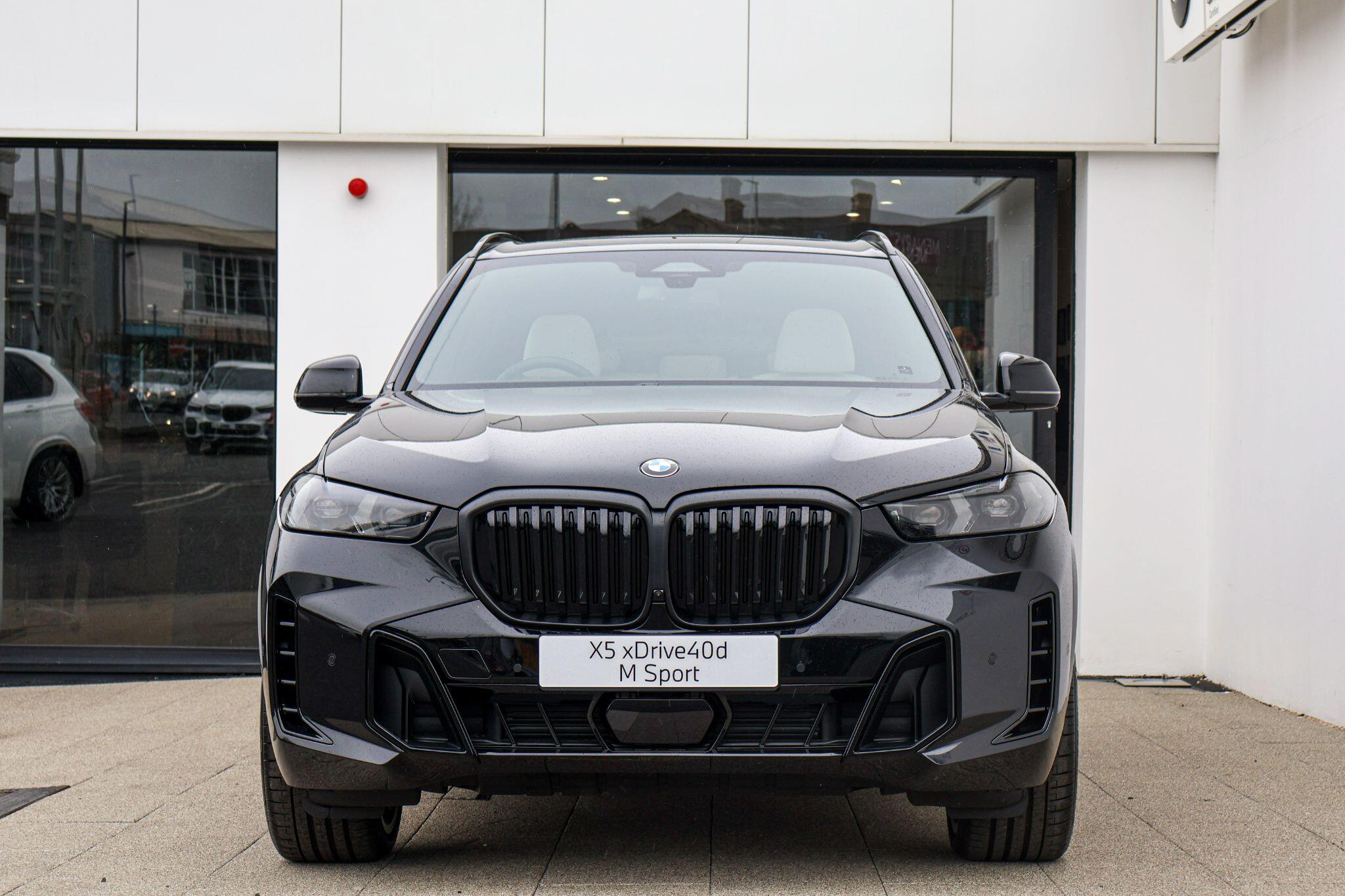 BMW X5 view 2