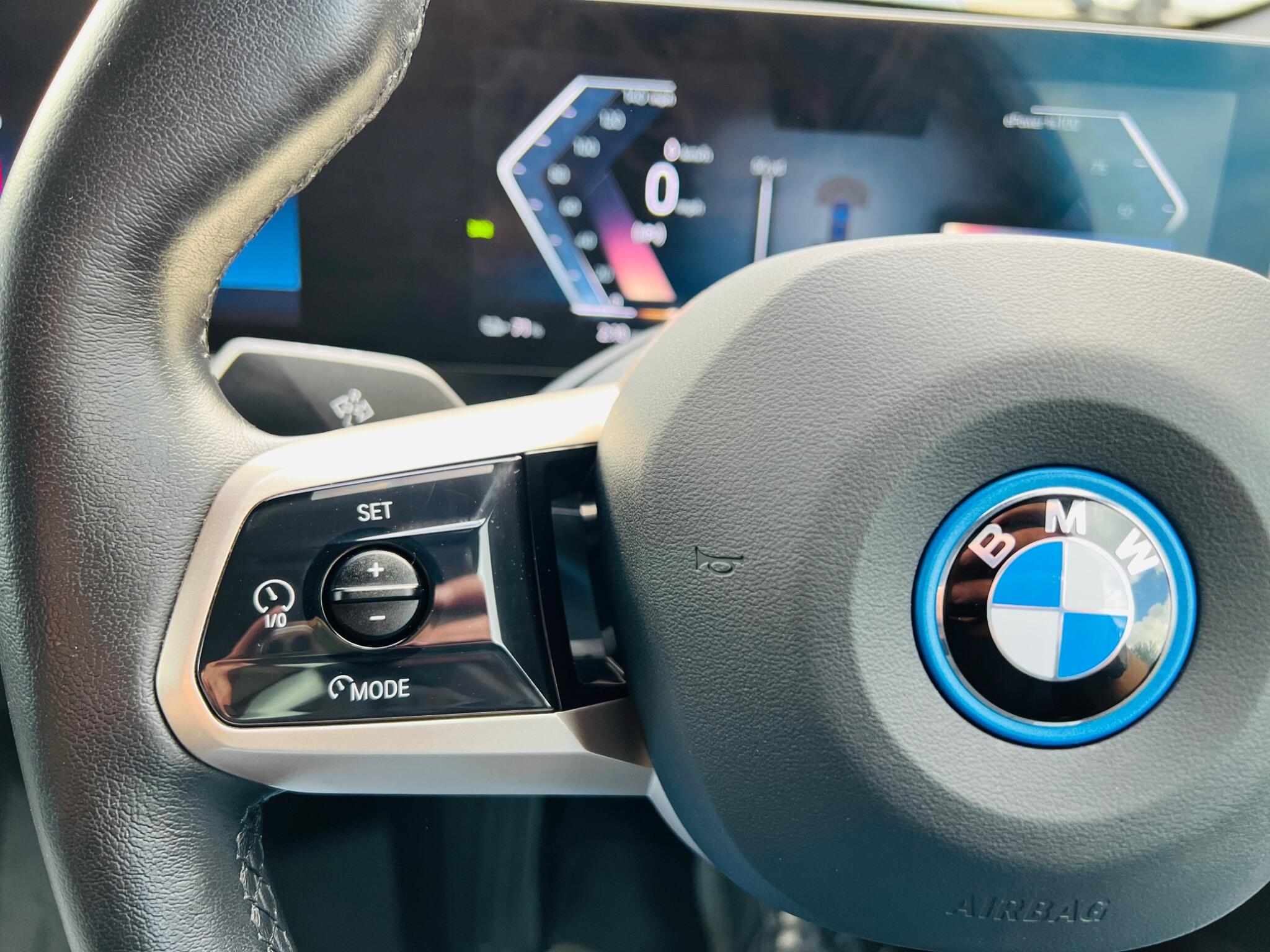2022 BMW iX 40 76.6kWh M Sport Auto xDrive 5dr • 23,495 miles image 26