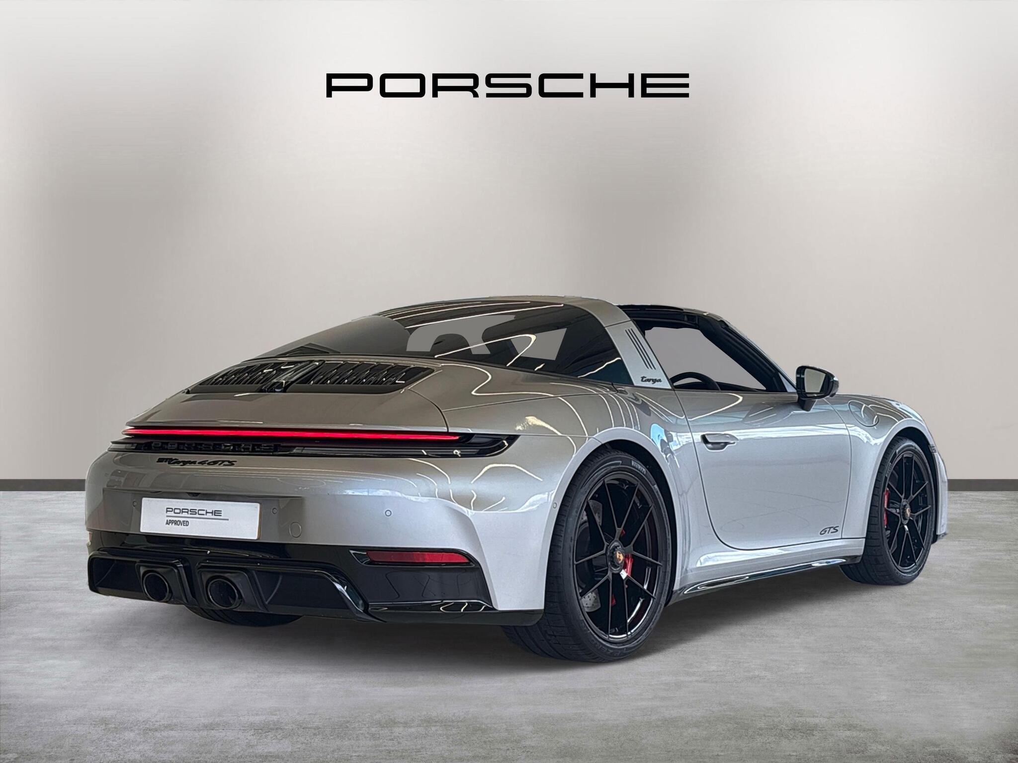 Porsche 911 view 13