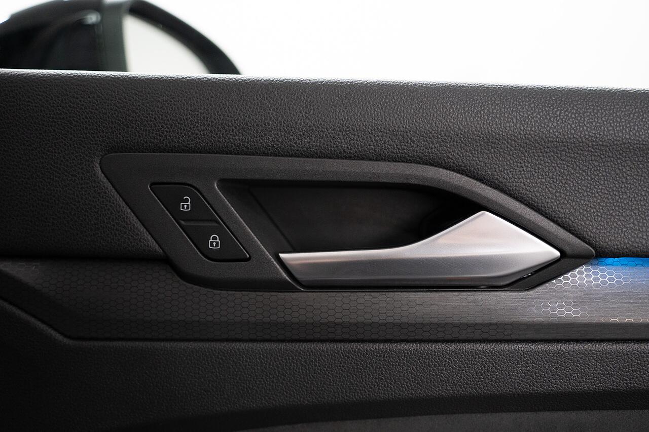 Volkswagen Golf view 21