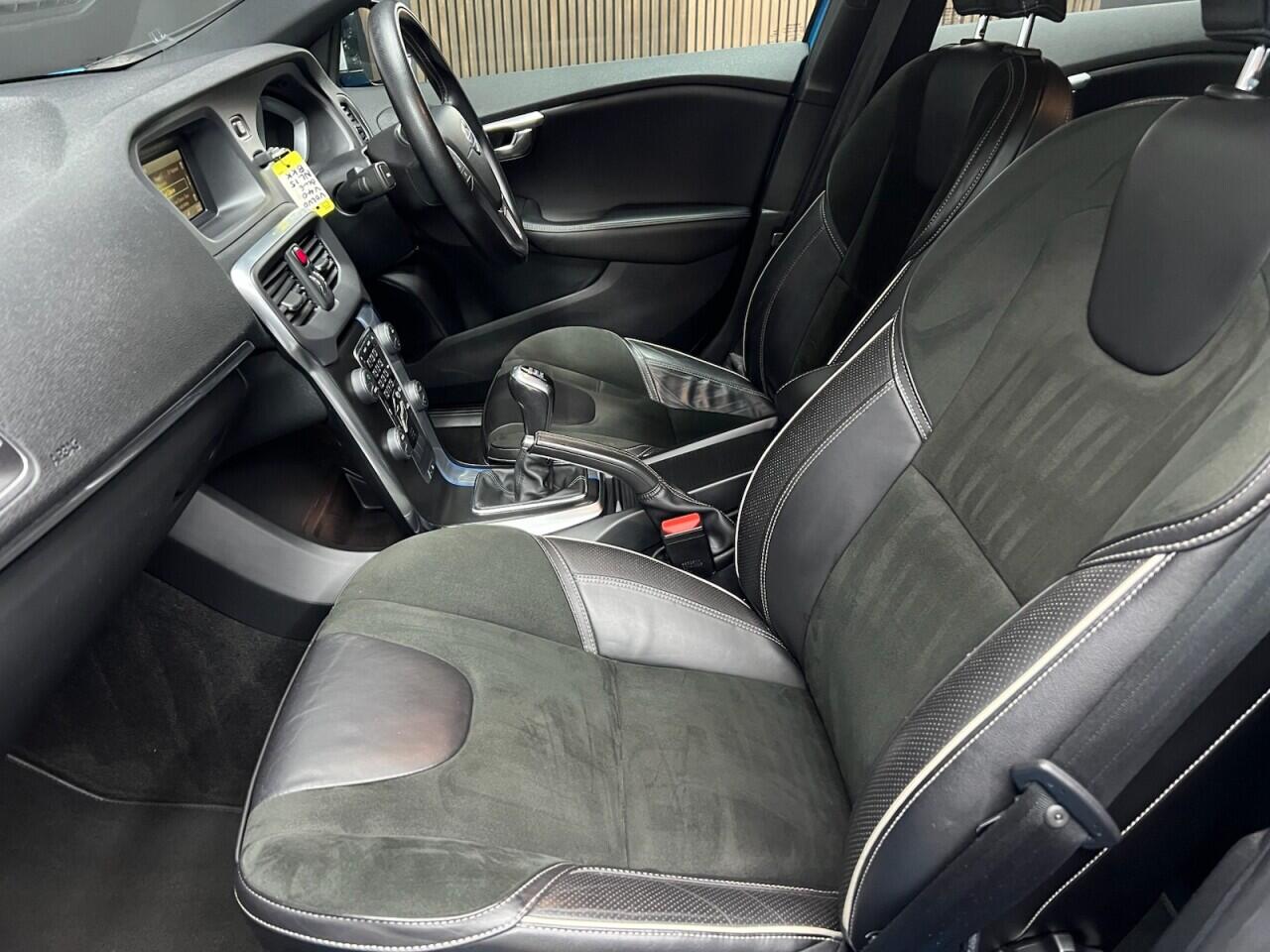 Volvo V40 view 27