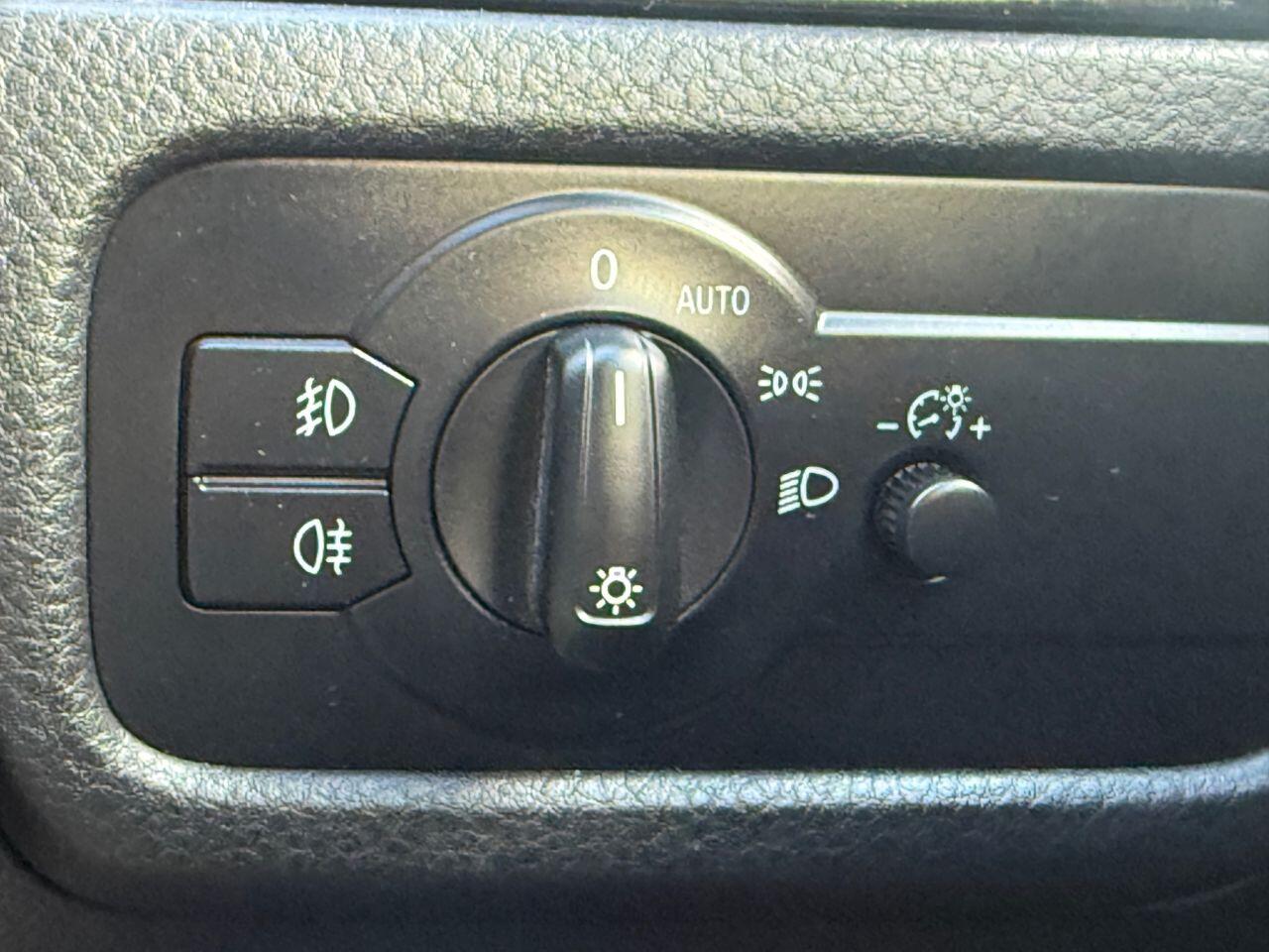 Volkswagen Touareg view 10