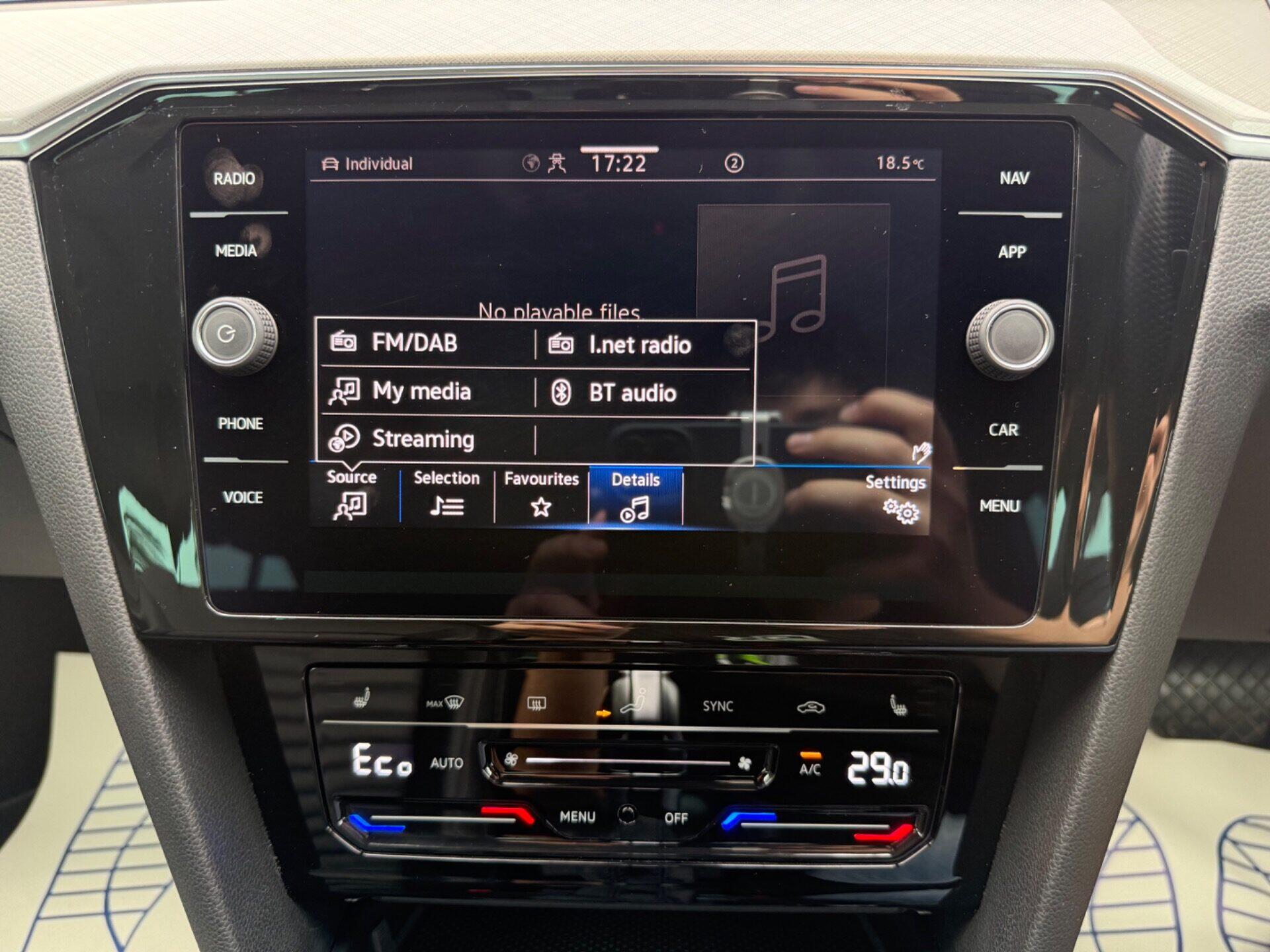 Volkswagen Passat view 48