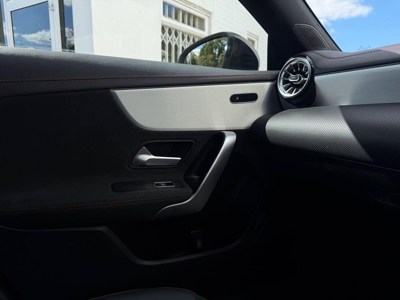 Mercedes-Benz Cla view 44