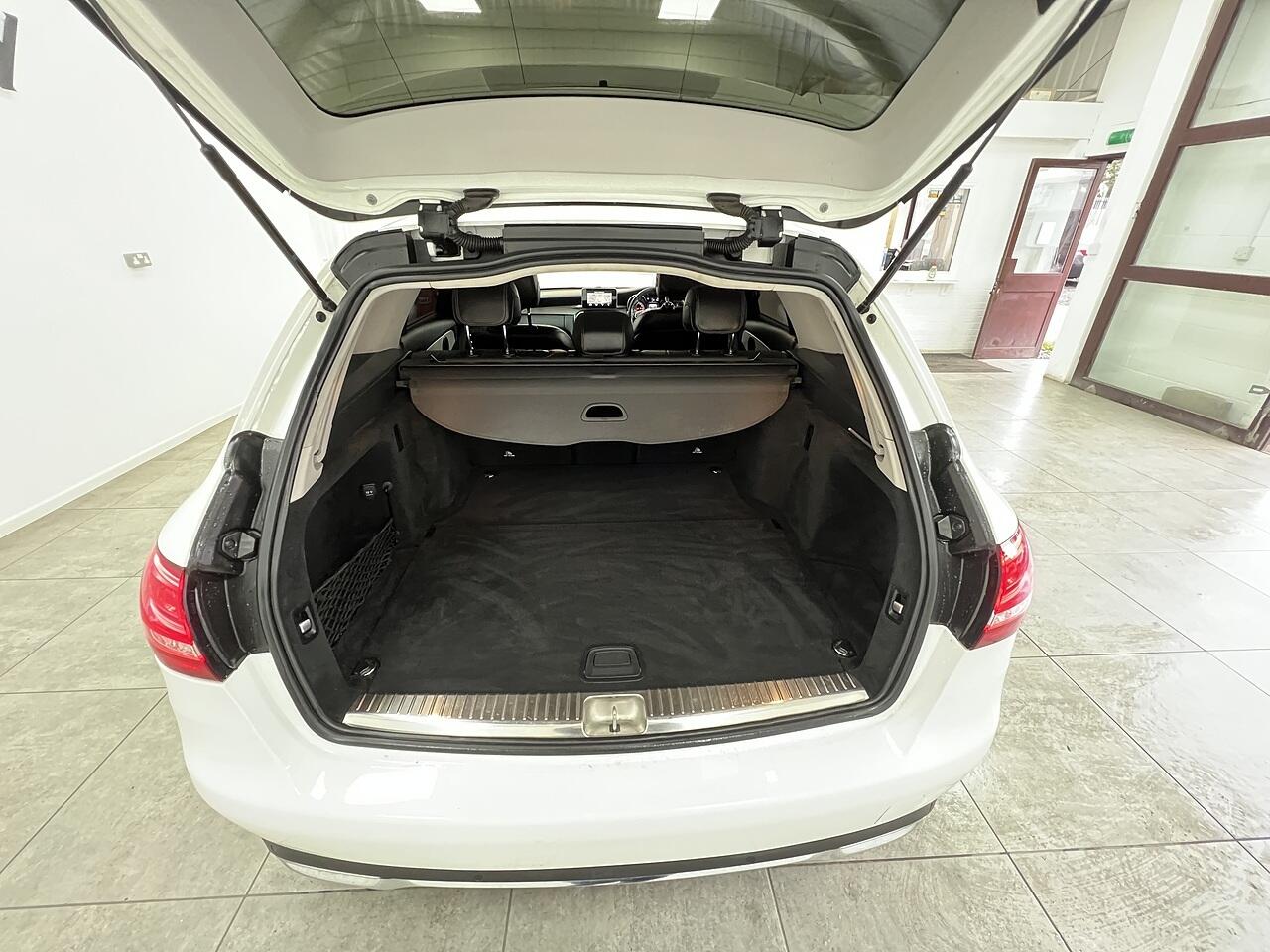Mercedes-Benz C-Class view 16