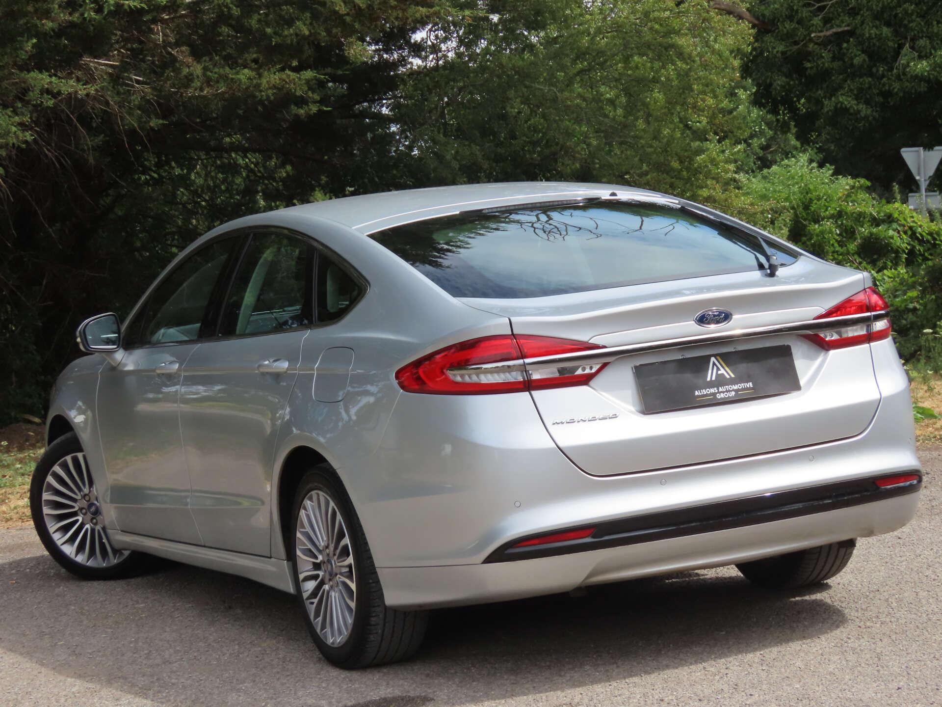 Ford Mondeo view 6