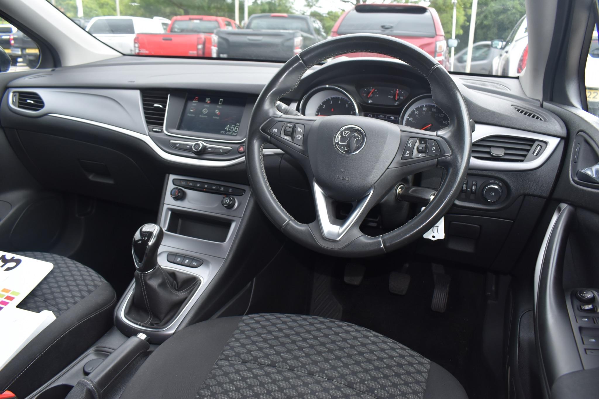 Astra - 1.2 Turbo Business Edition Nav Sports Tourer Euro 6 (s/s) 5dr - Image 15