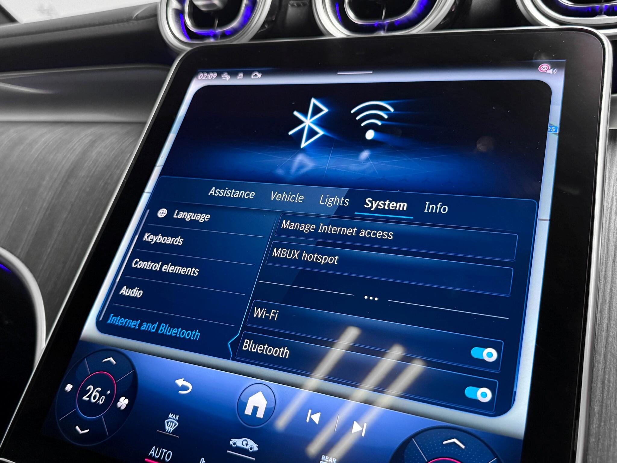 Mercedes-Benz GLC view 65