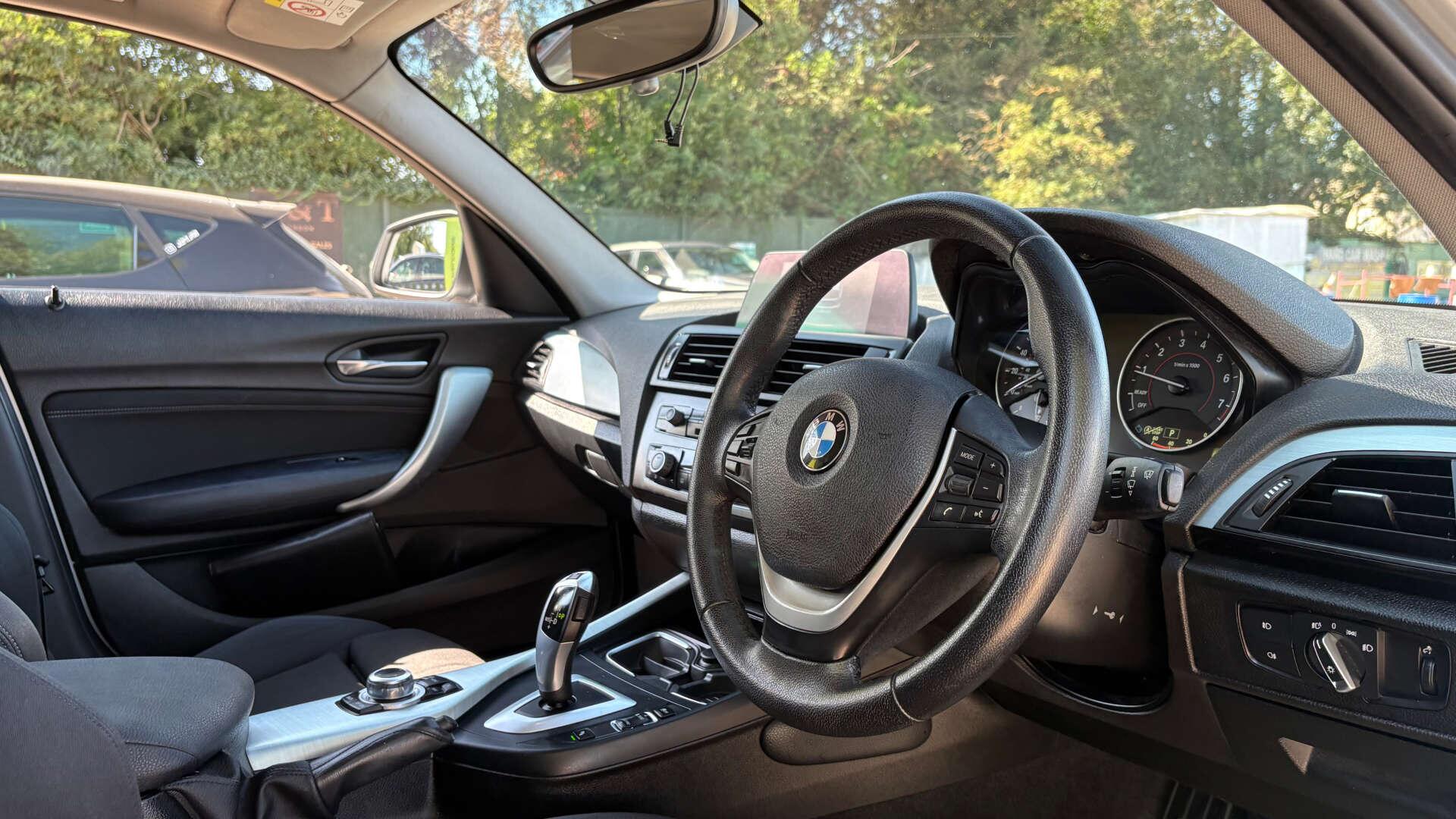 BMW 1 Series view 7