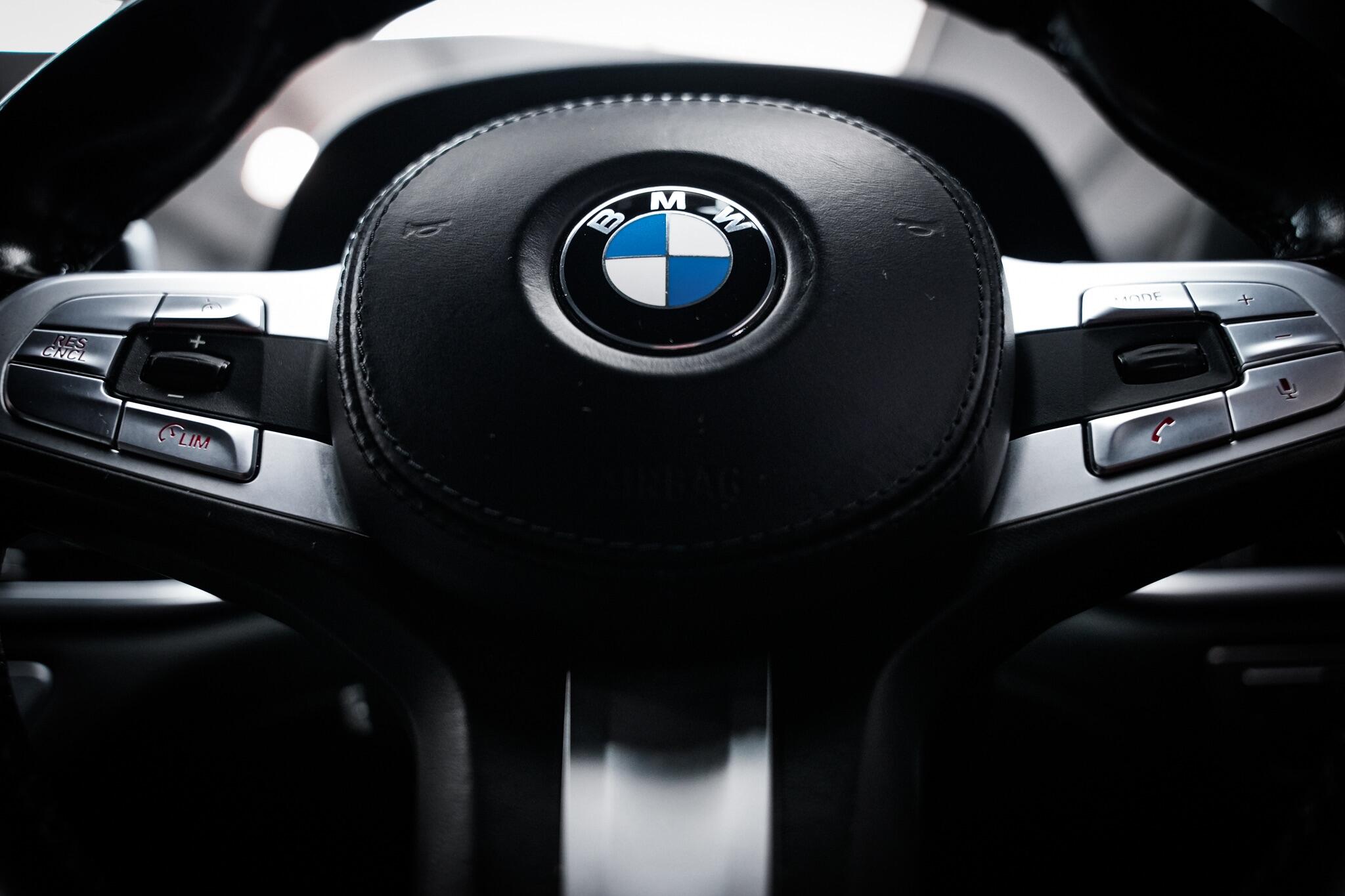 BMW 7 Series view 48