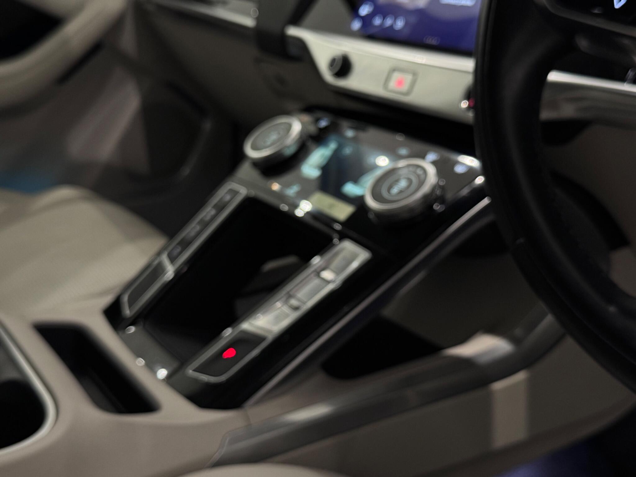 Jaguar I-Pace view 20