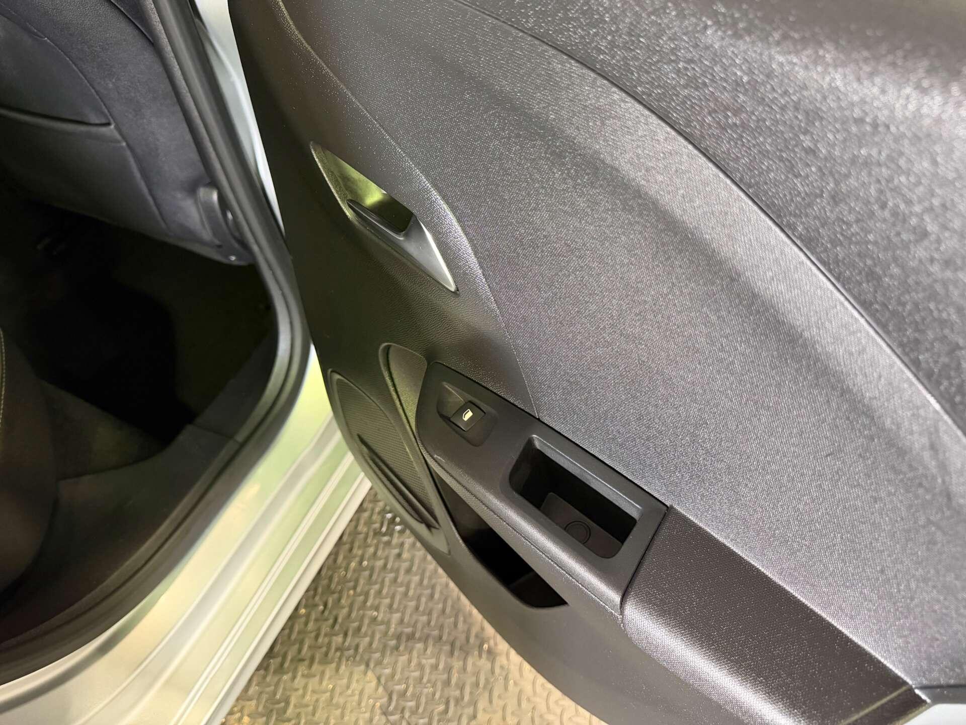 Vauxhall Corsa view 42
