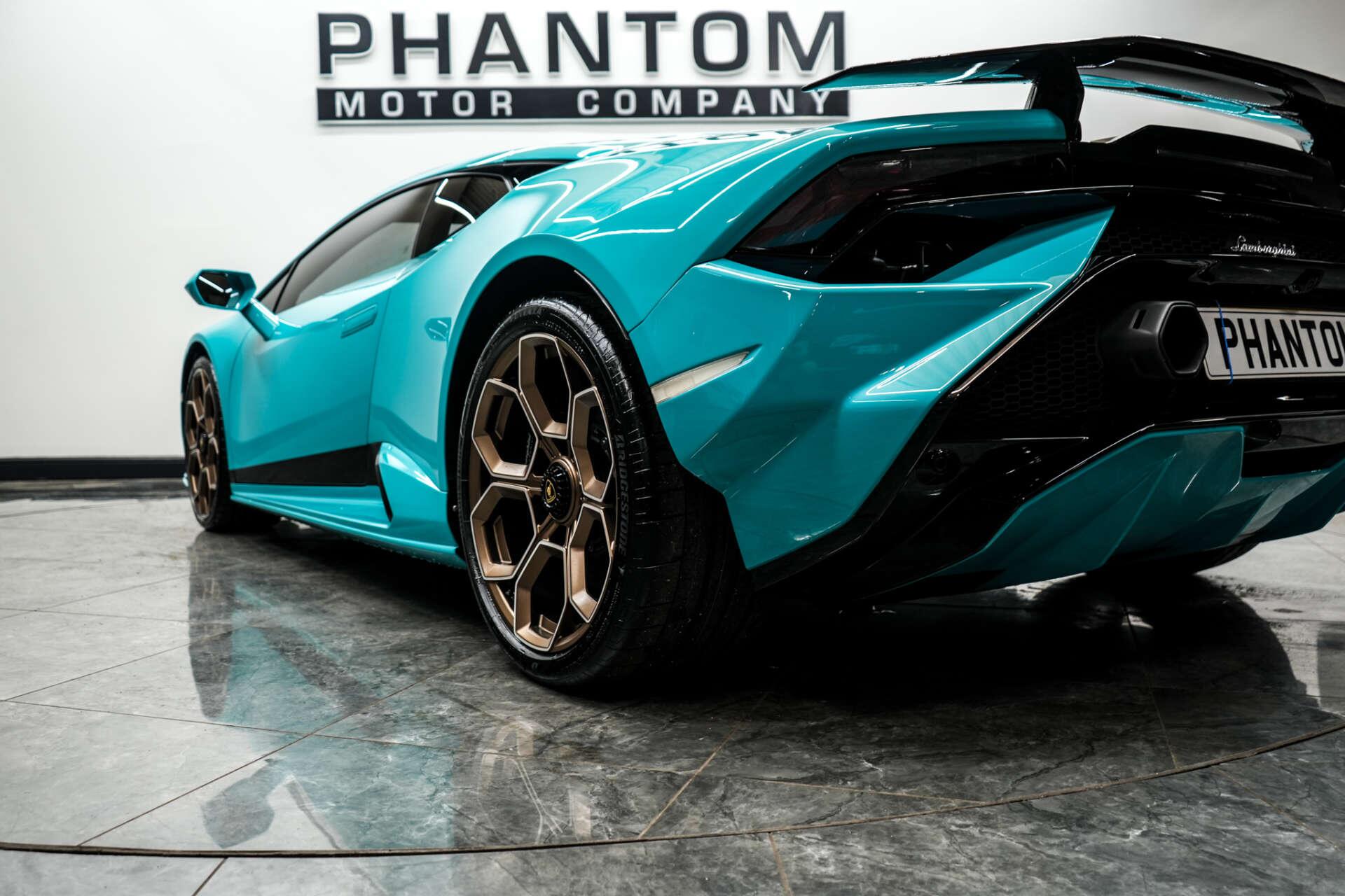 Lamborghini Huracan view 16