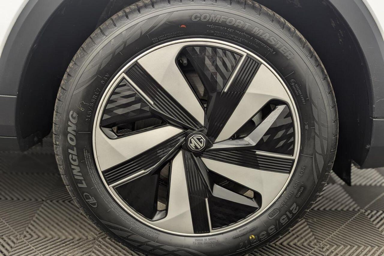 MG ZS view 46