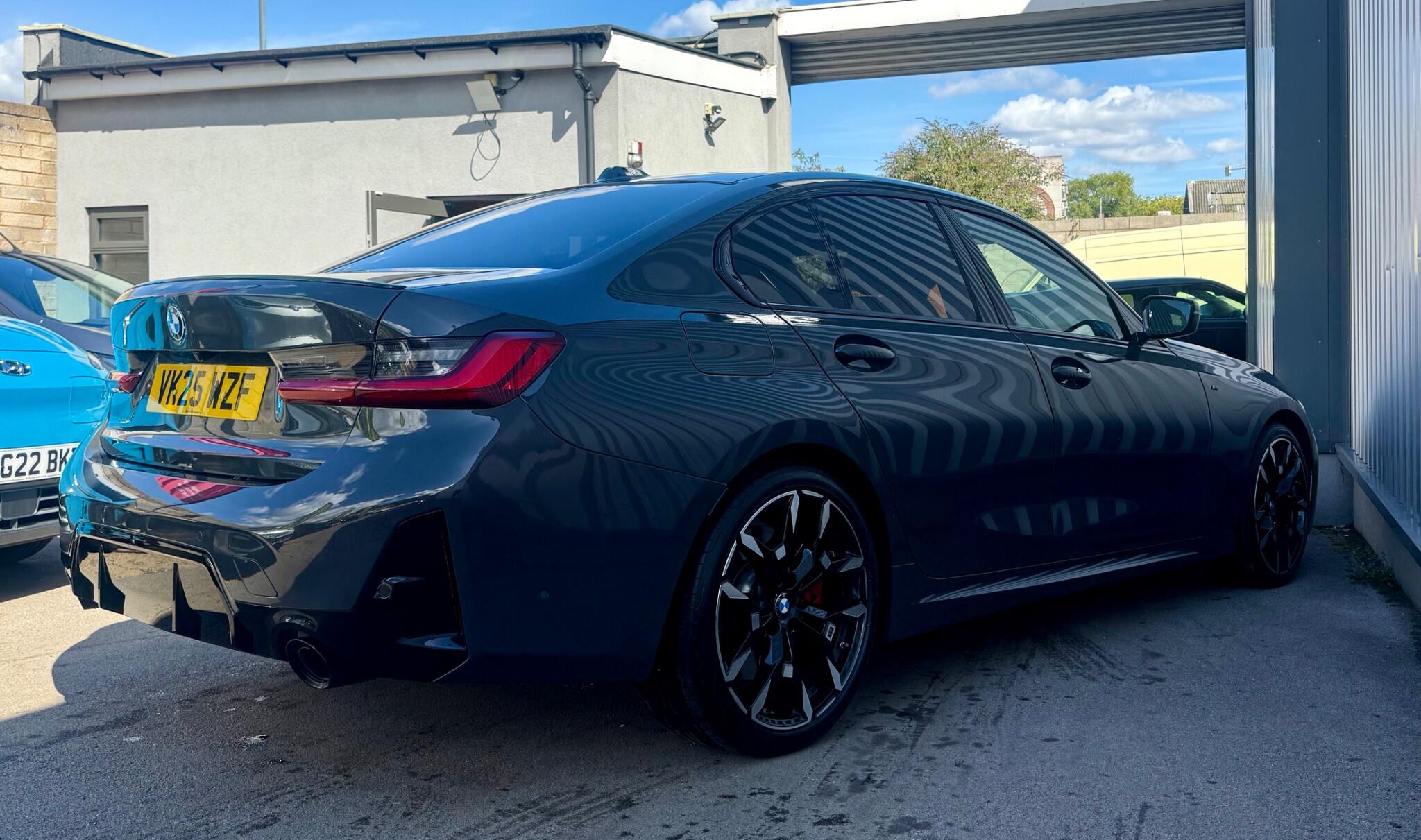 BMW 3 Series view 8