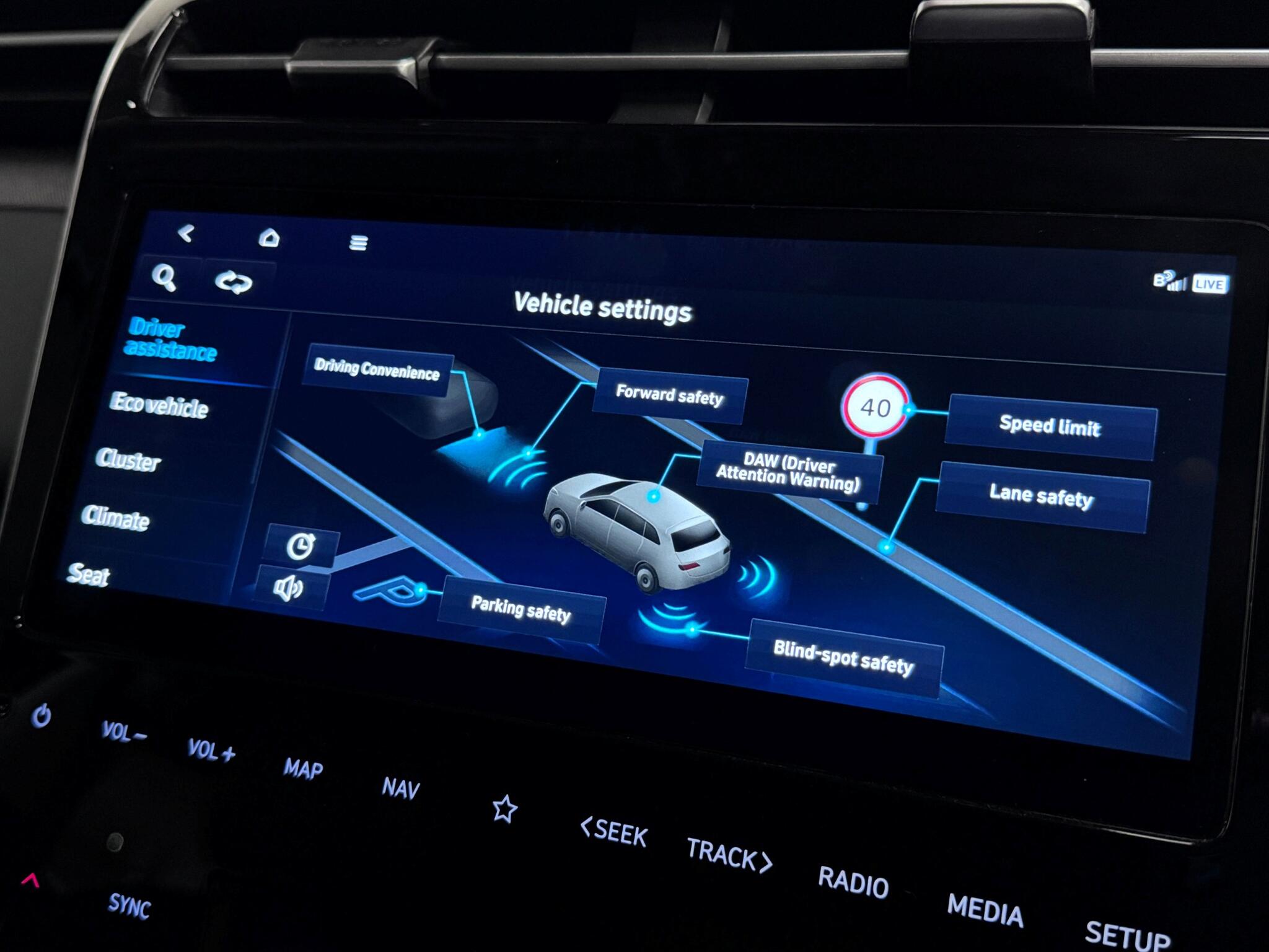 Hyundai Tucson view 50