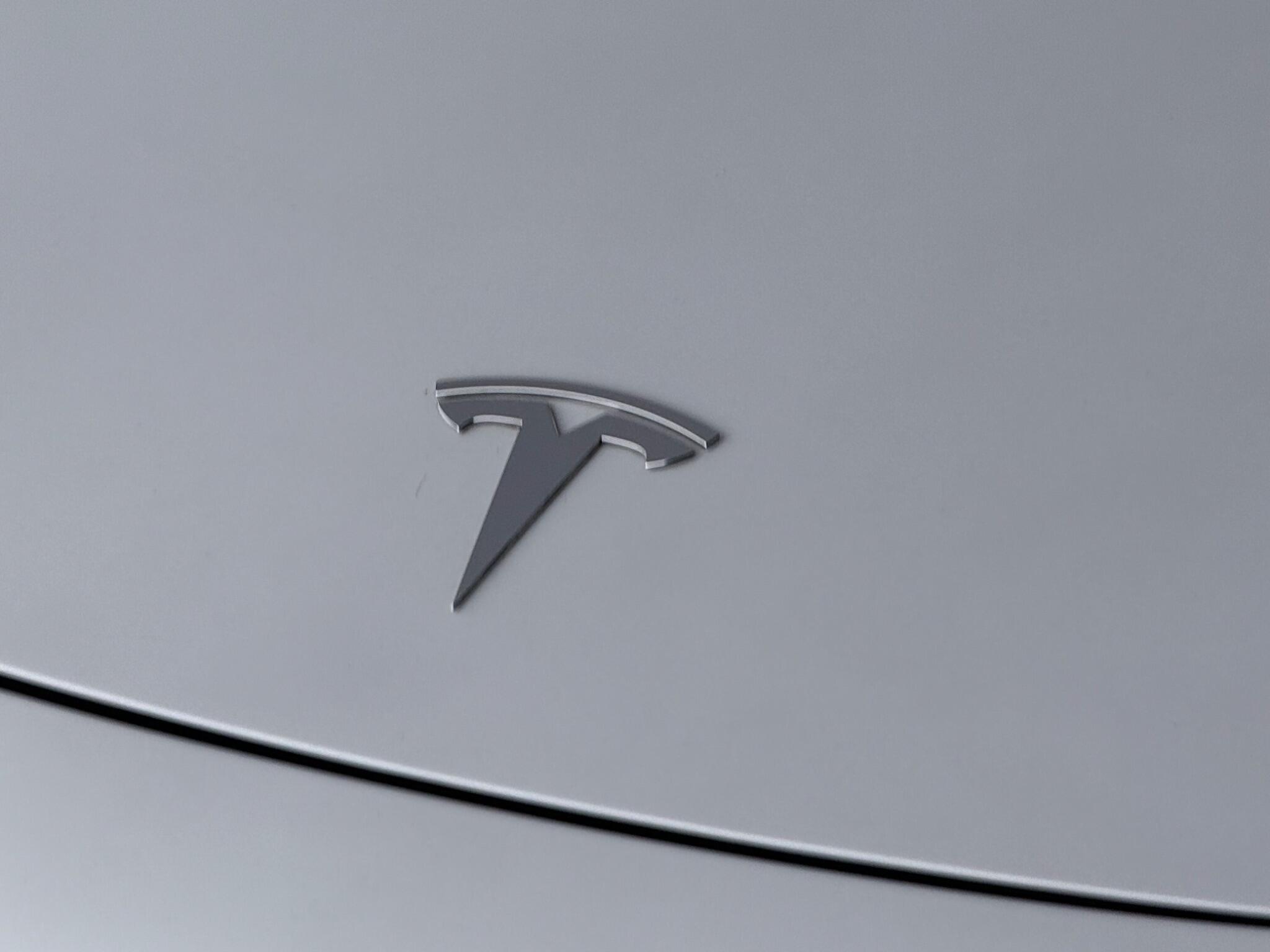 Tesla Model 3 view 16