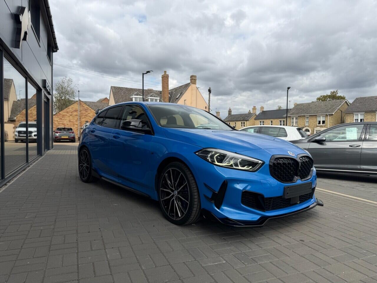 BMW 1 Series view 5