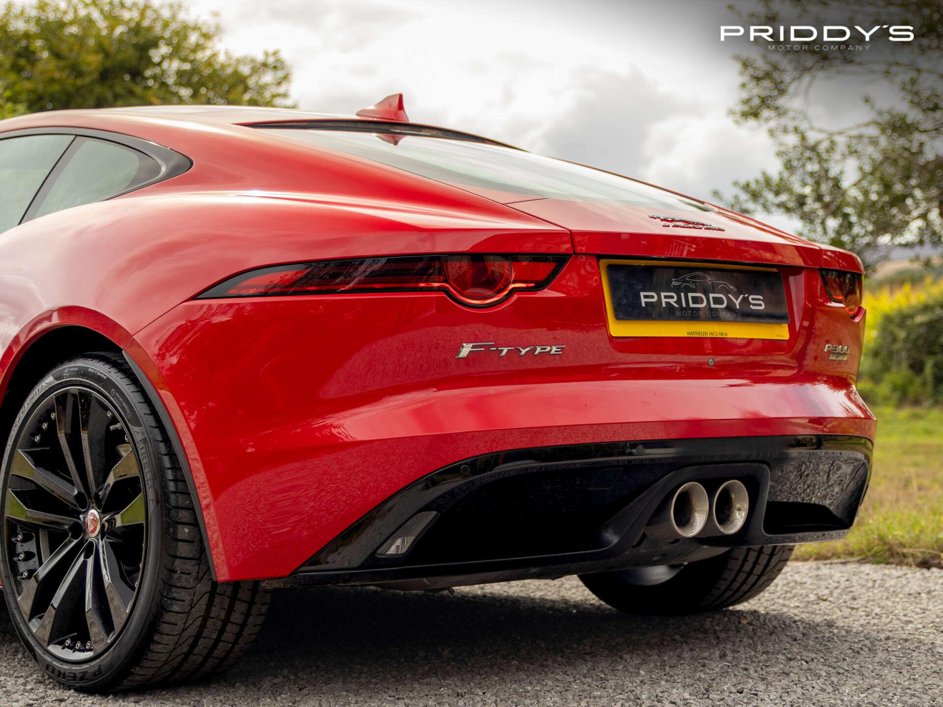 Jaguar F-Type view 32