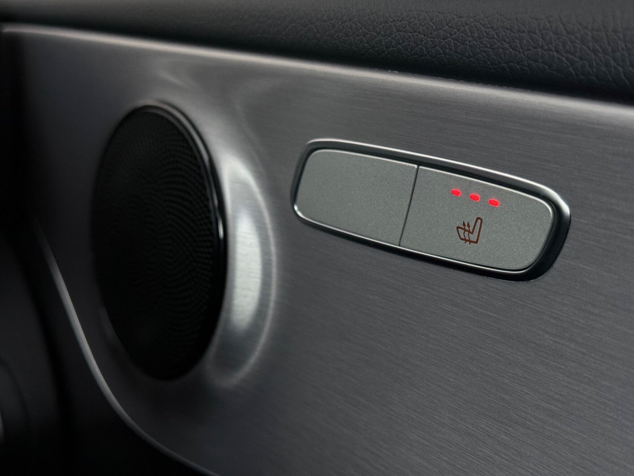 Mercedes-Benz C-Class view 20