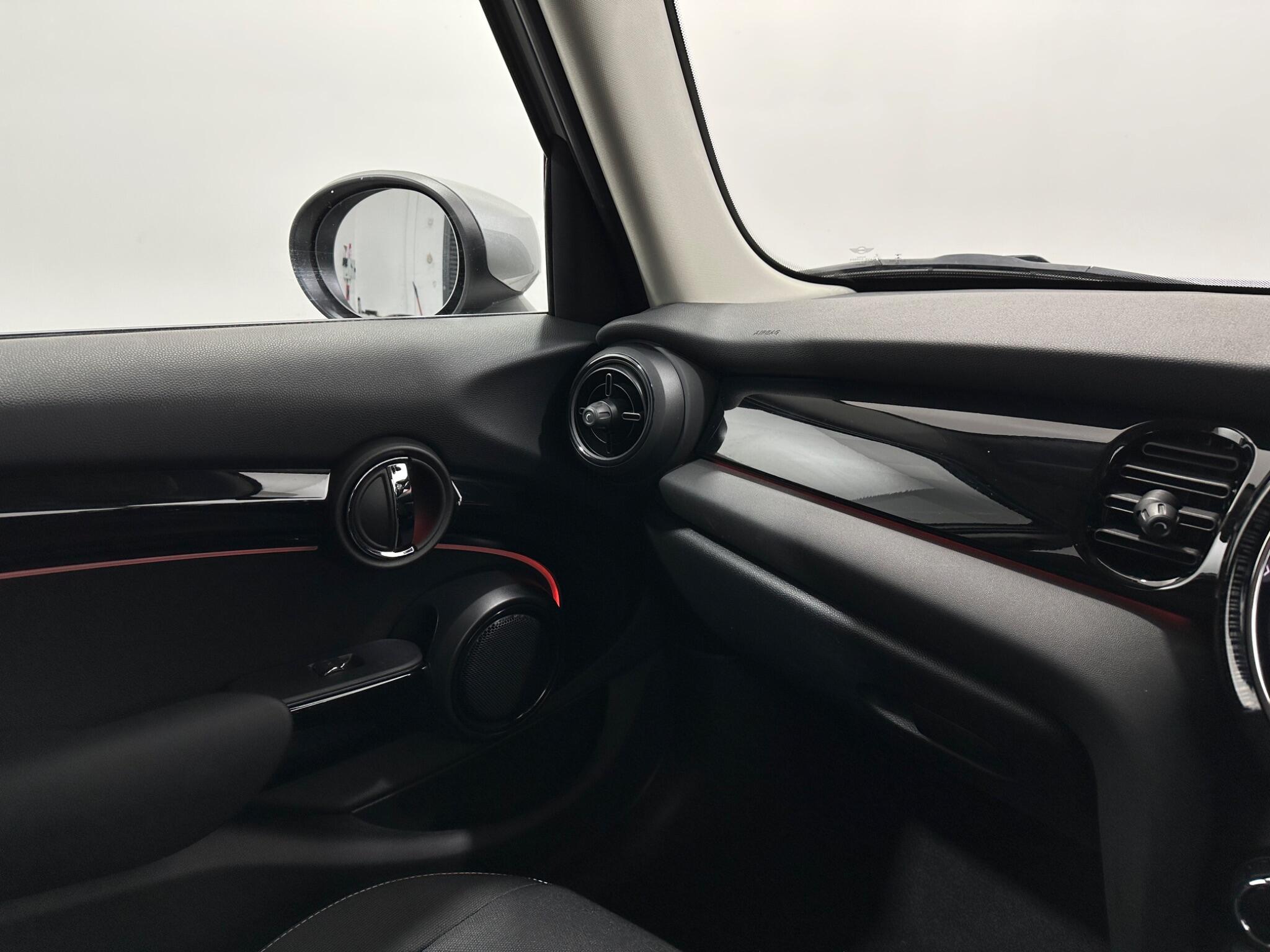 Mini Cooper view 27