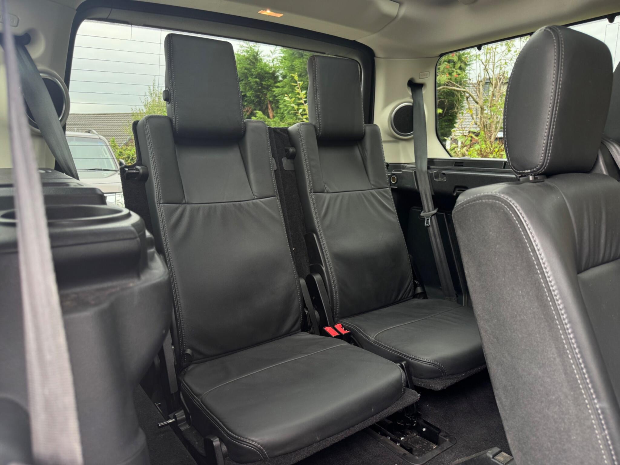 Land Rover Discovery view 26