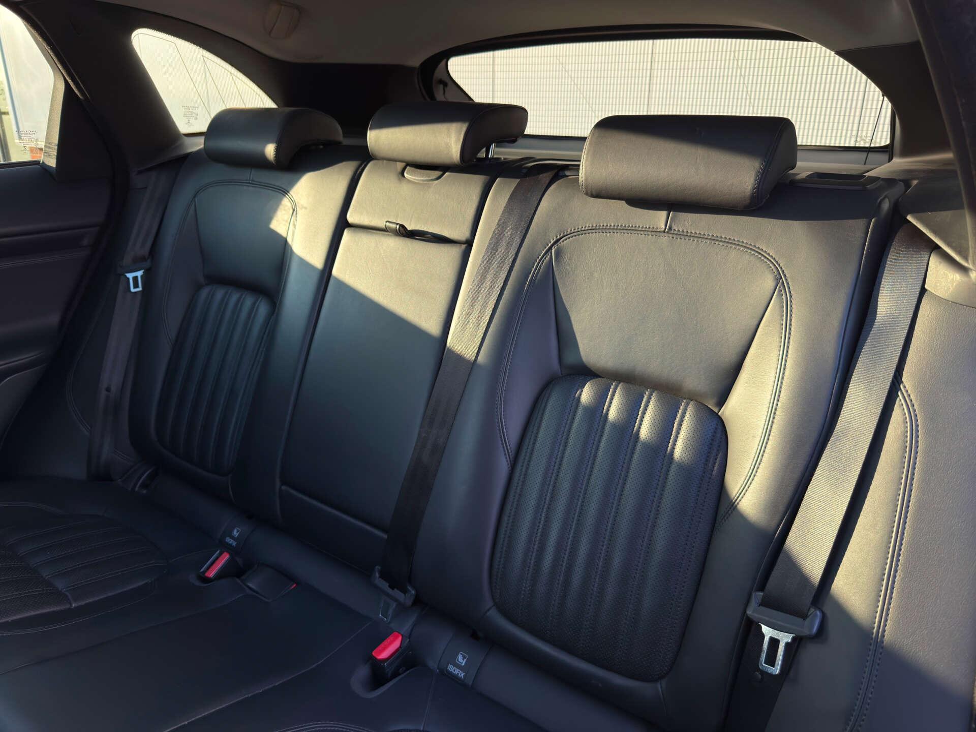 Jaguar F-Pace view 40