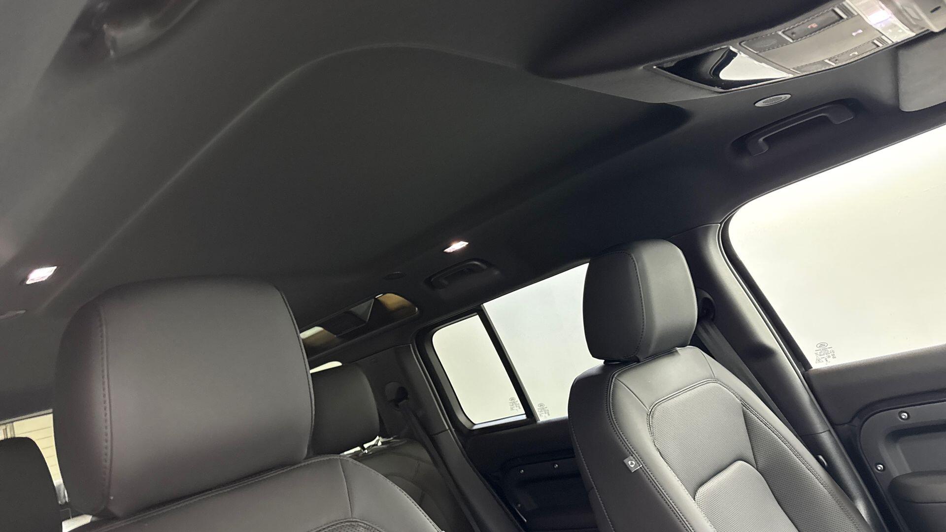 Land Rover Defender view 21